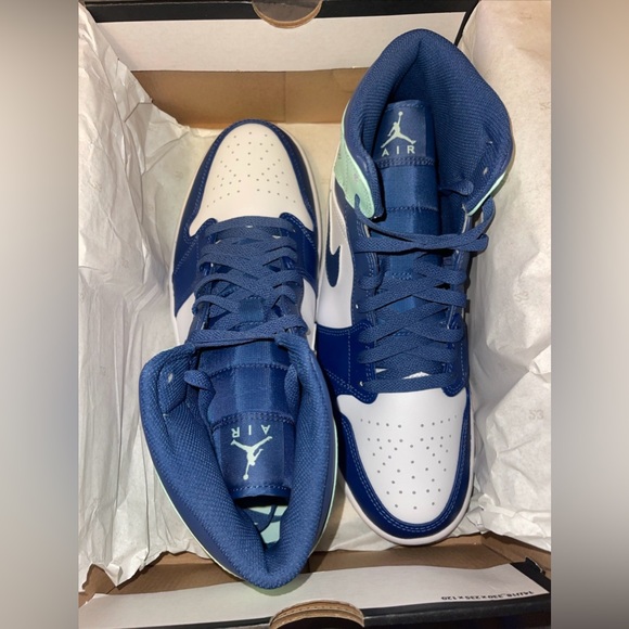Jordan 1 Mid Mystic Navy Mint Foam